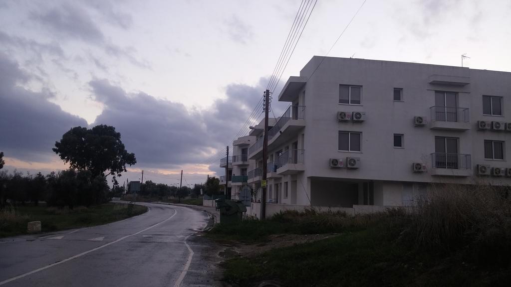Palms Resort Apartments Alethriko Eksteriør billede